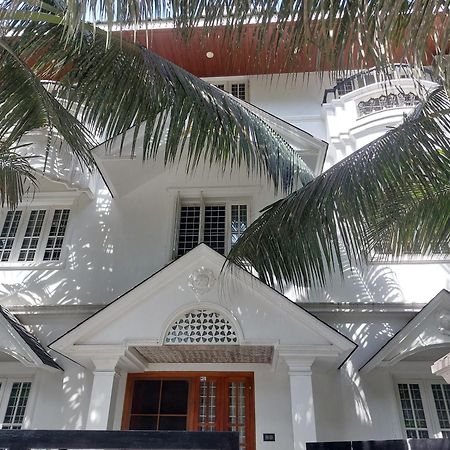 Annies Inn Homestay Kochi Extérieur photo